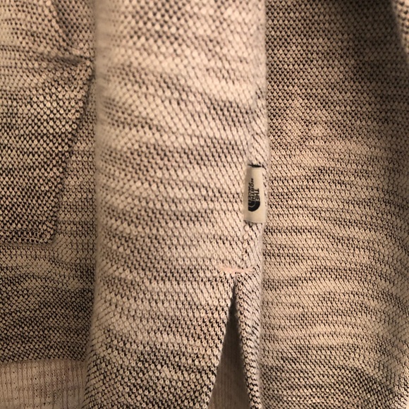 SOLD: North Face Polyester Pullover - Picture 3 of 4